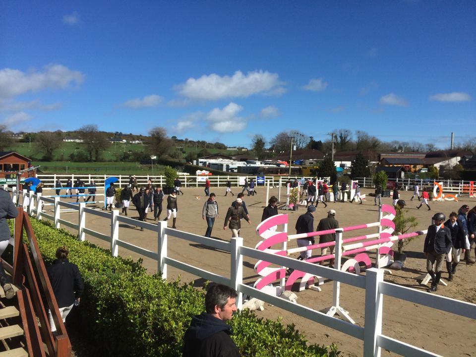 Arrival arch on a competition morning